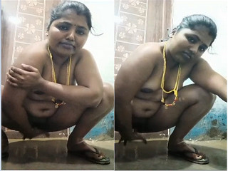 Sexy Mallu Bhabhi Shows Big Boobs and Fingering part 2